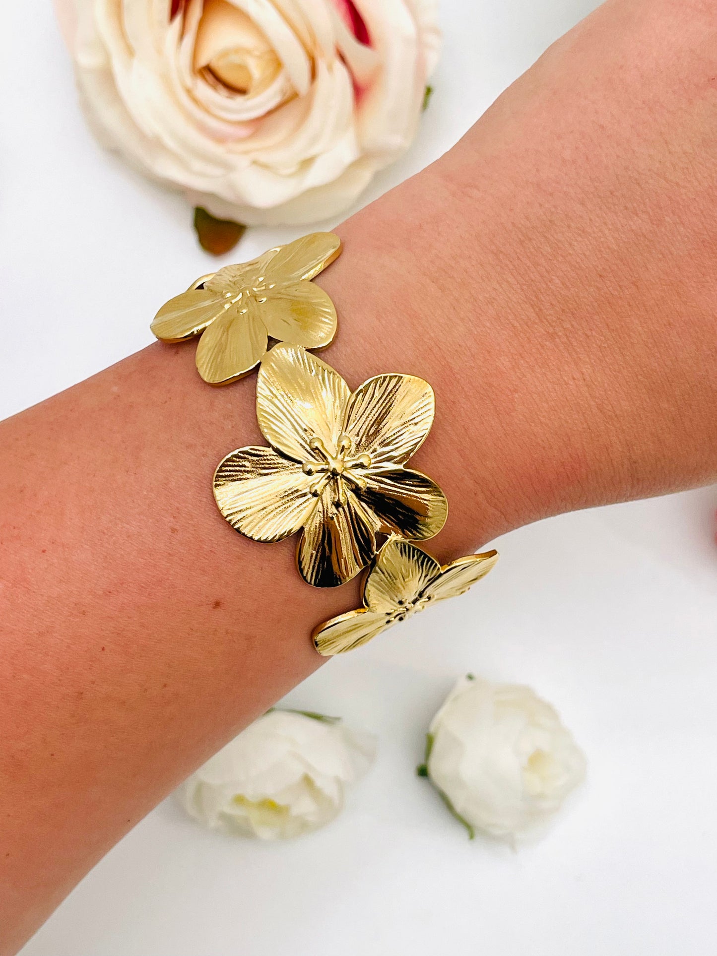 FLOWER RIGID BRACELET