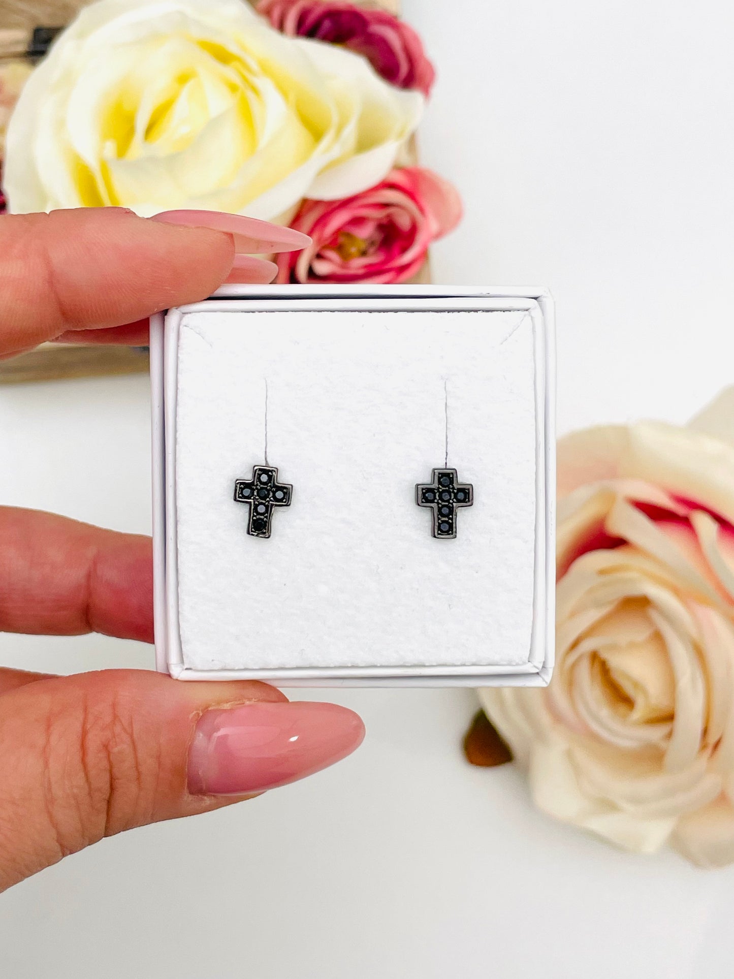 CROSS LOBE EARRINGS