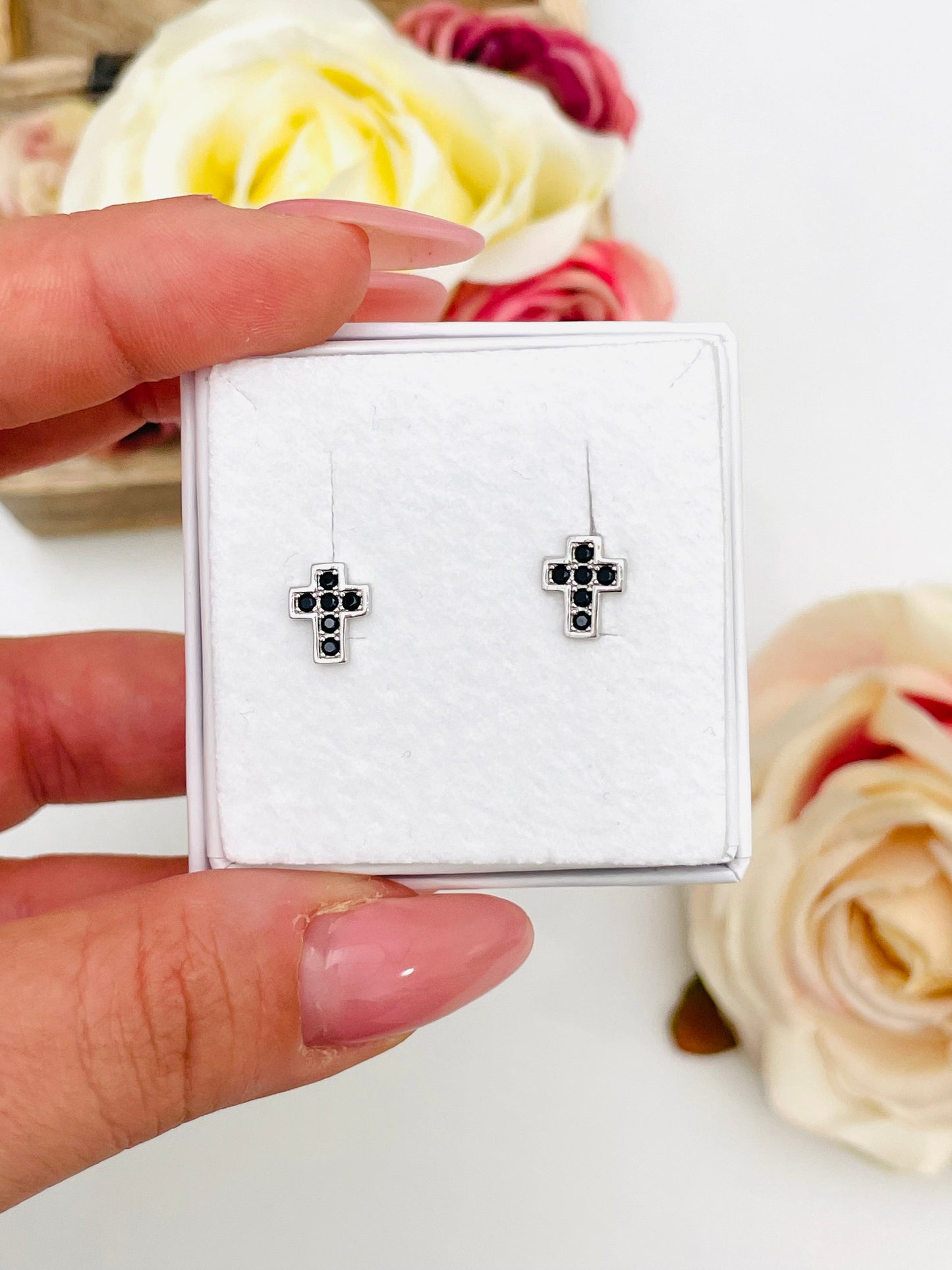 CROSS LOBE EARRINGS