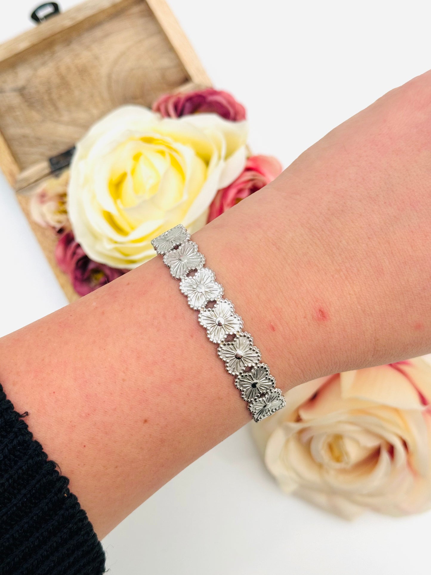 FLOWER SEMI-RIGID BRACELET