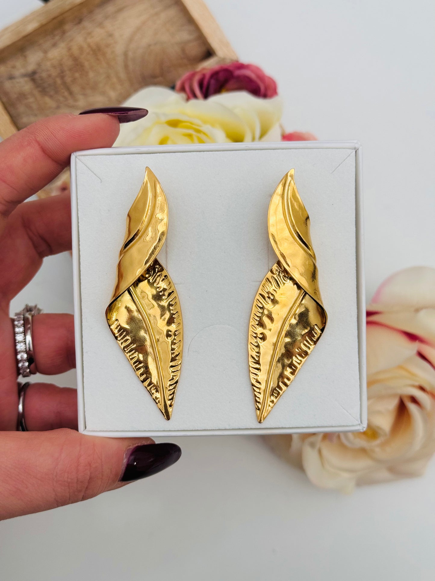 TWISTED LEAF EARRINGS