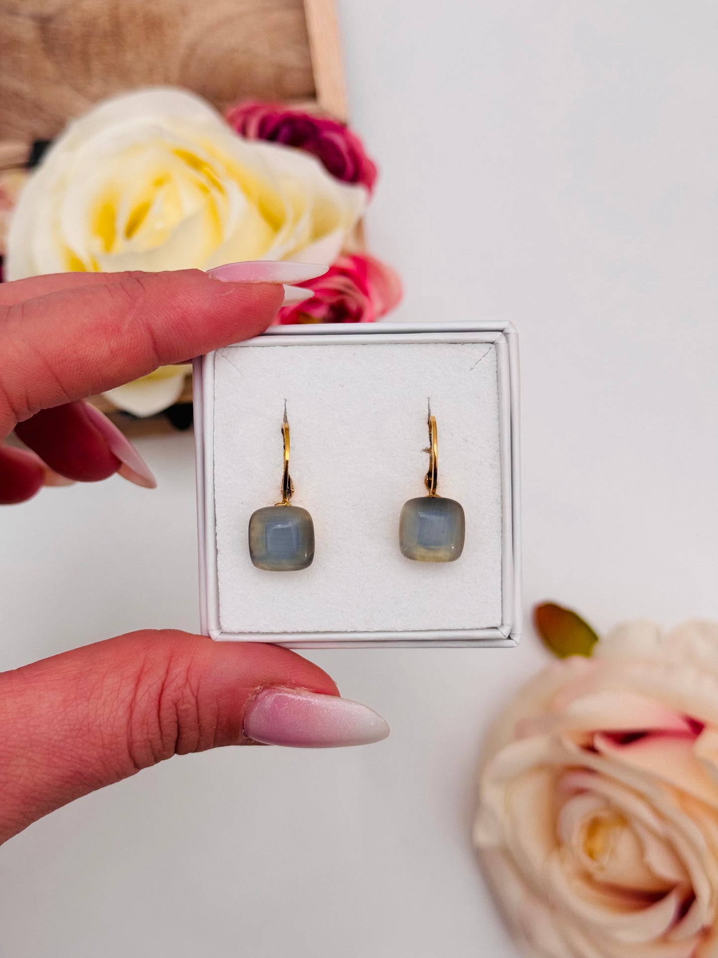 KNOB EARRINGS