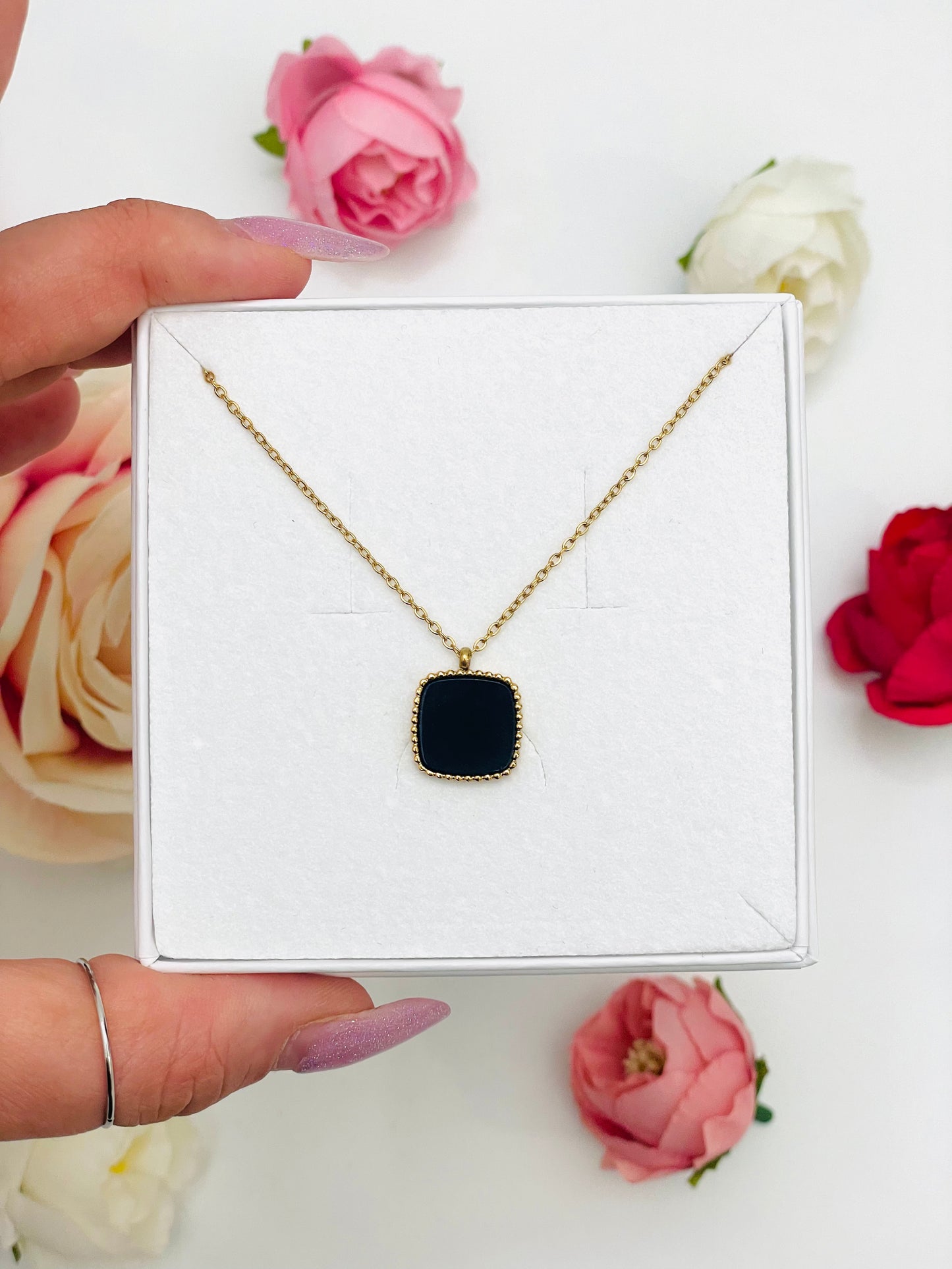 SQUARE NECKLACE