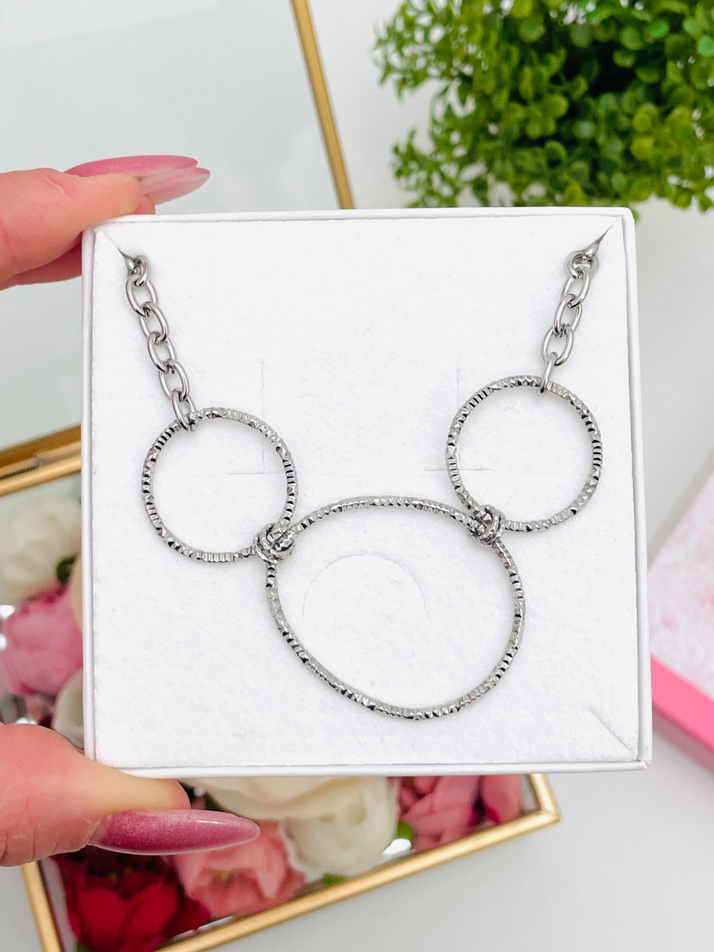 THREE CIRCLES NECKLACE