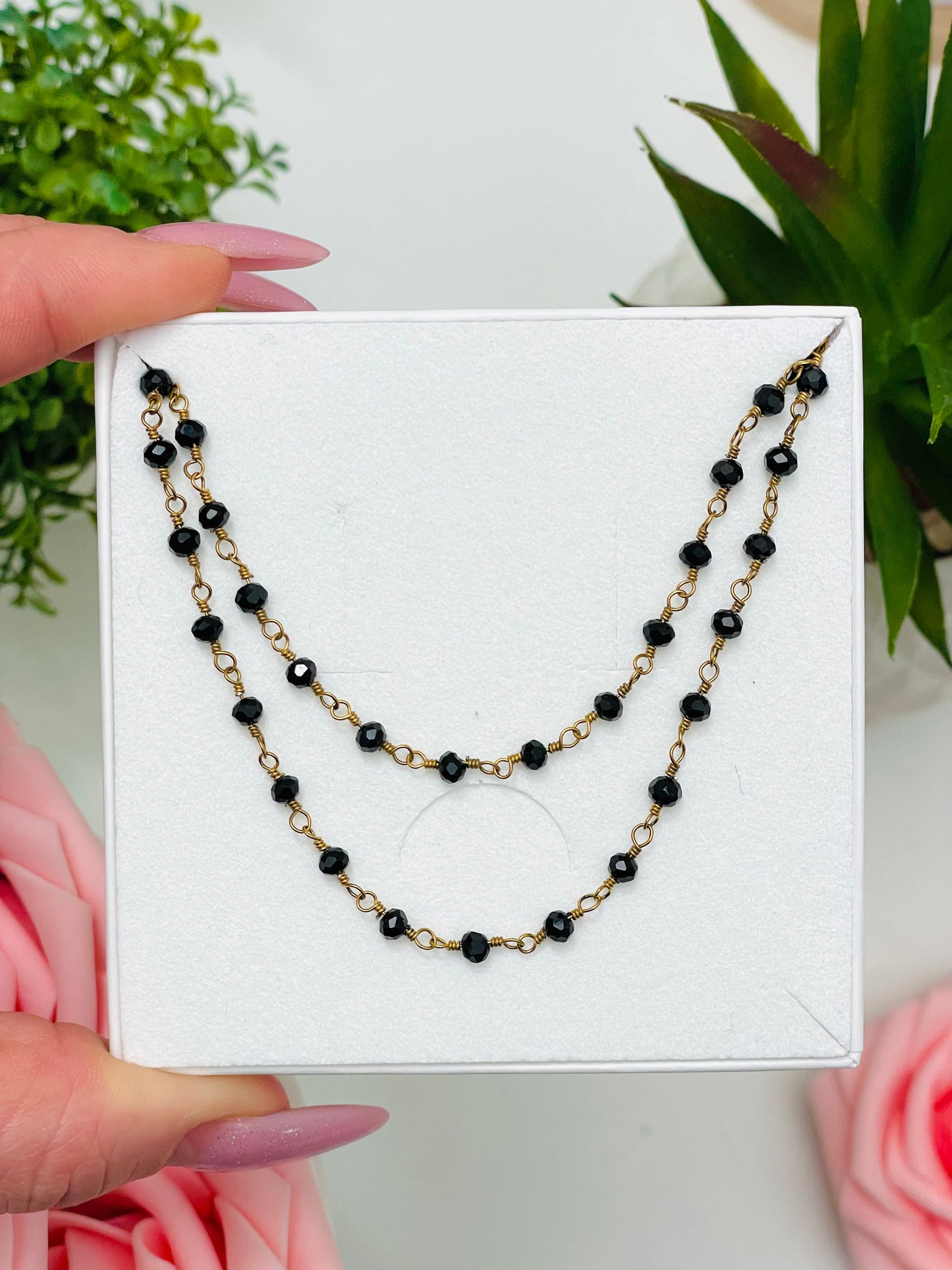 BLACK BEADED NECKLACE