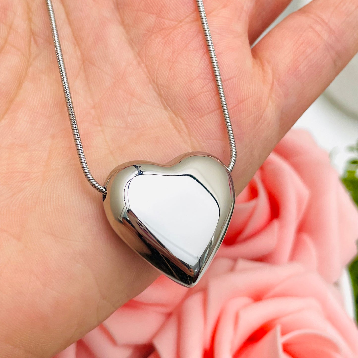 BIG HEART NECKLACE