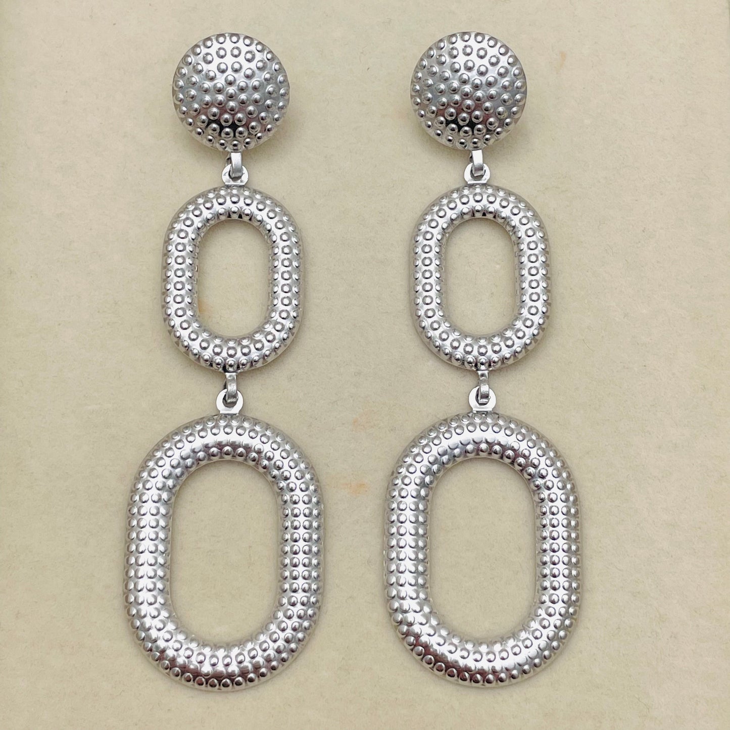 OVAL HAMMERED EARRINGS