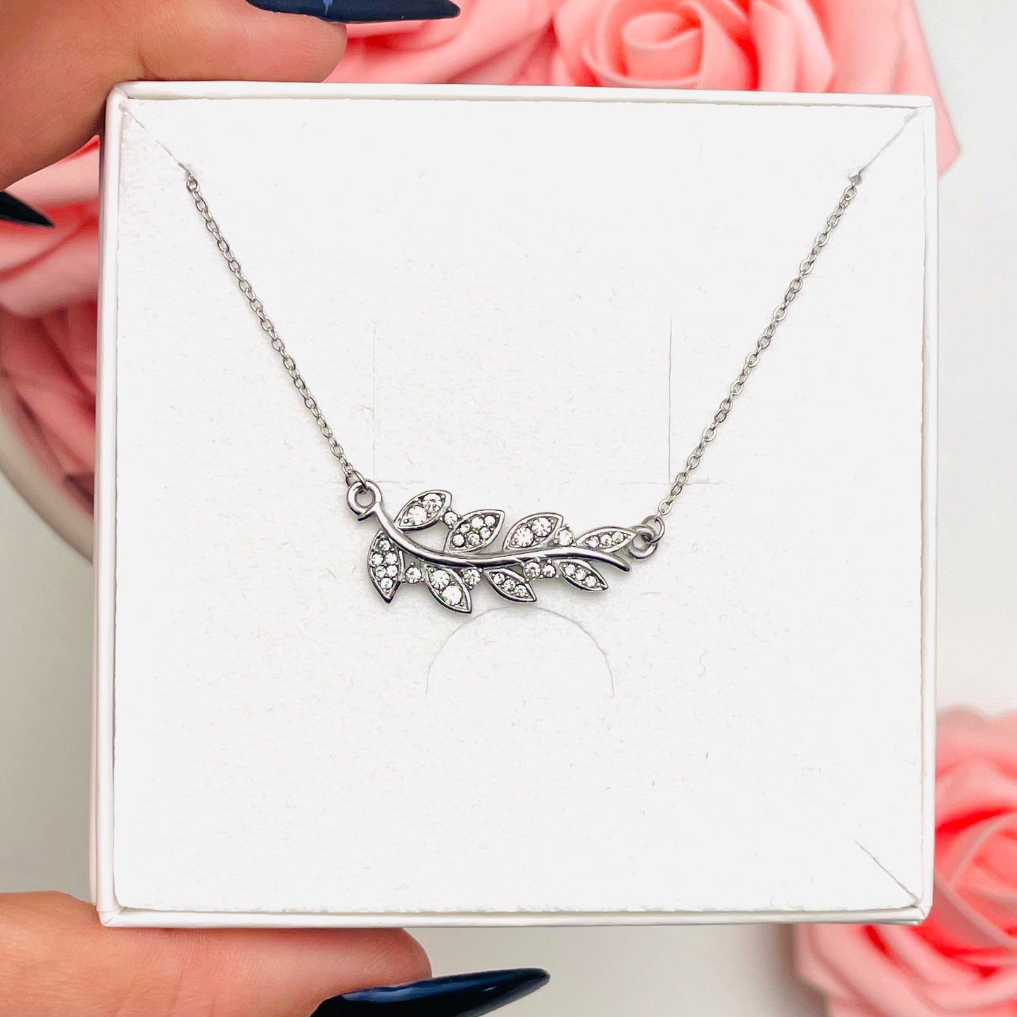 ZIRCONIA LEAF NECKLACE